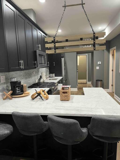 Apartamento Neutral Spiraled Vibes Chicago Exterior foto