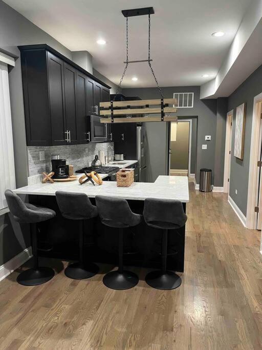 Apartamento Neutral Spiraled Vibes Chicago Exterior foto